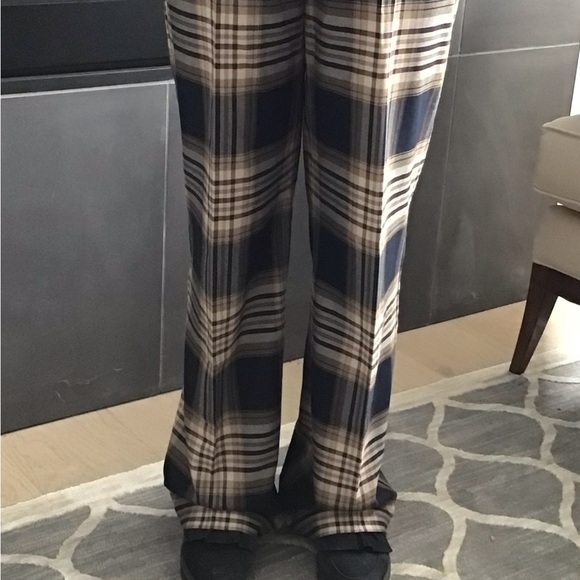 Women plaid pant is very good condition. Tristan (Canadian brand). - Picture 1 of 7